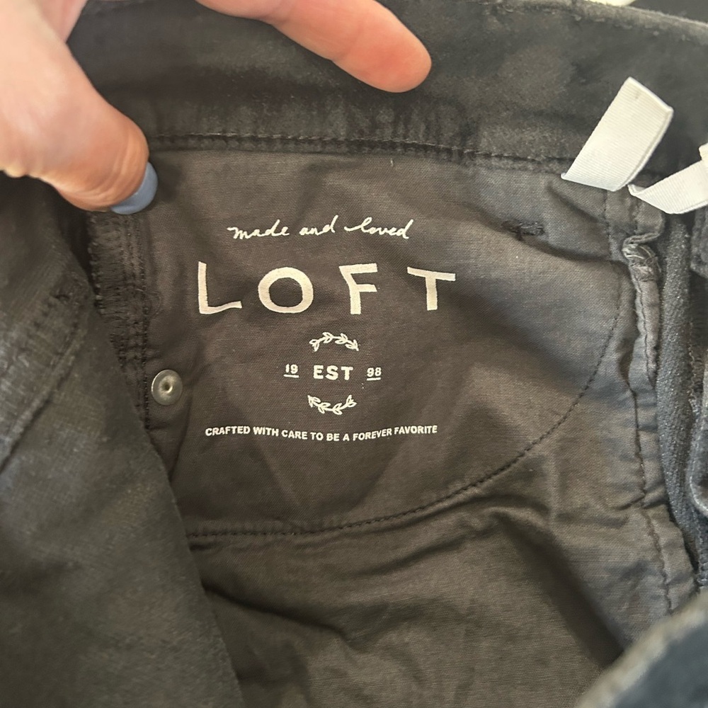 LOFT Women’s Washed Black Velvet Skinny Jeans with Zipper Accents Size 6 - Picture 8 of 9